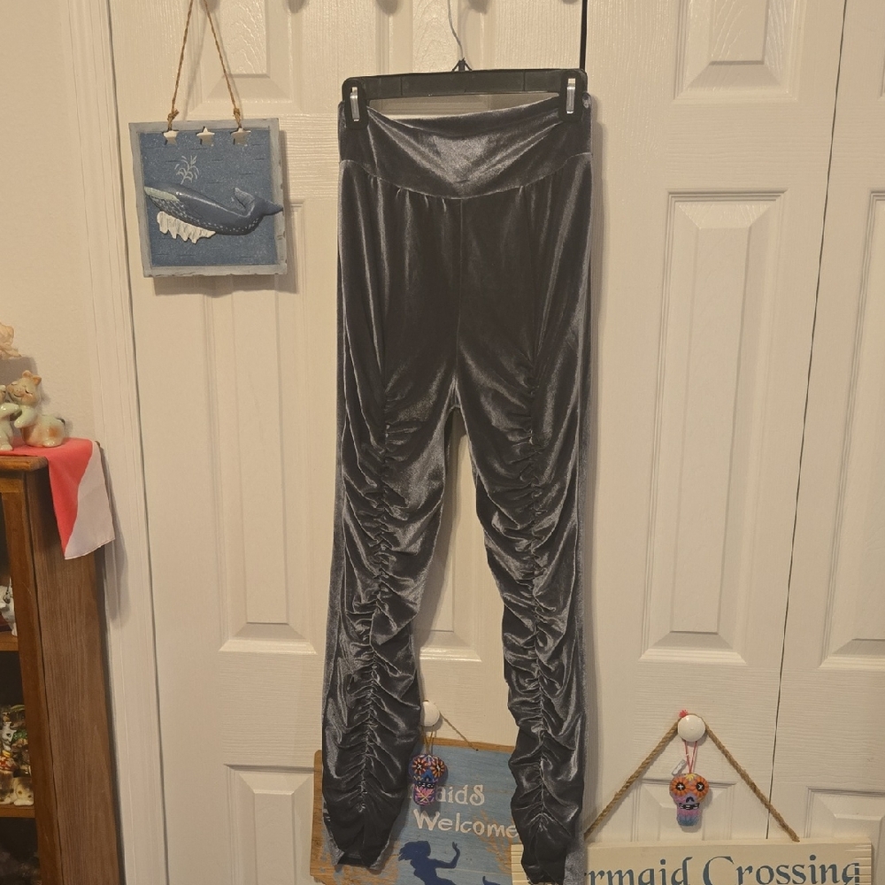 Elegant Gray Velvet Leggings